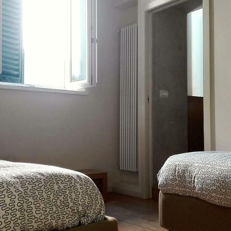 Appartamento Moderno In Centro Storico Lucca Exteriör bild