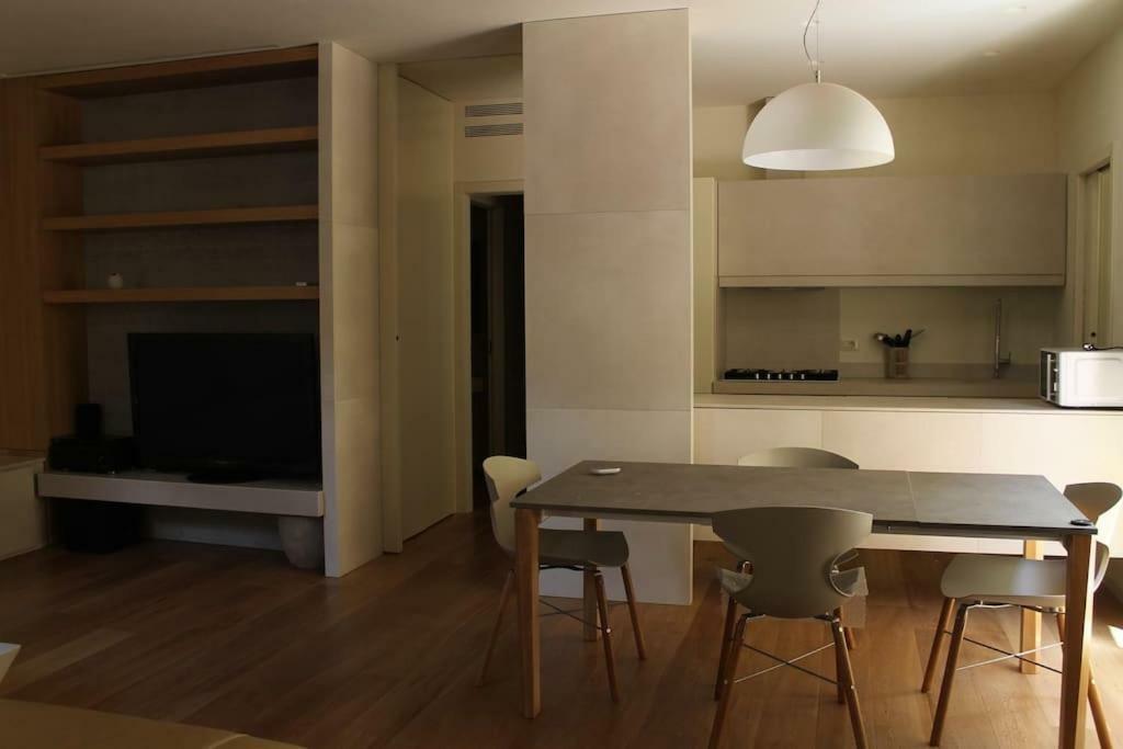 Appartamento Moderno In Centro Storico Lucca Exteriör bild
