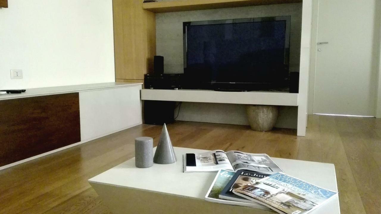 Appartamento Moderno In Centro Storico Lucca Exteriör bild