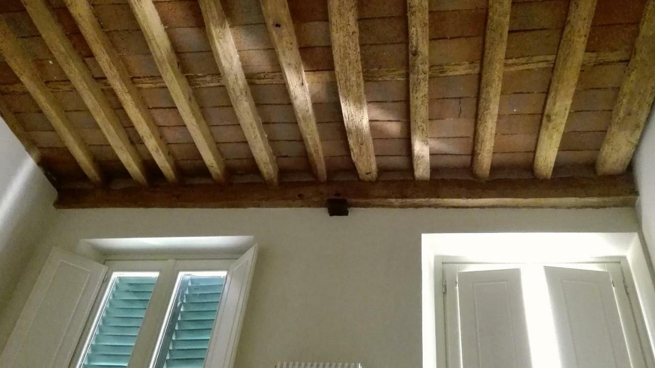 Appartamento Moderno In Centro Storico Lucca Exteriör bild